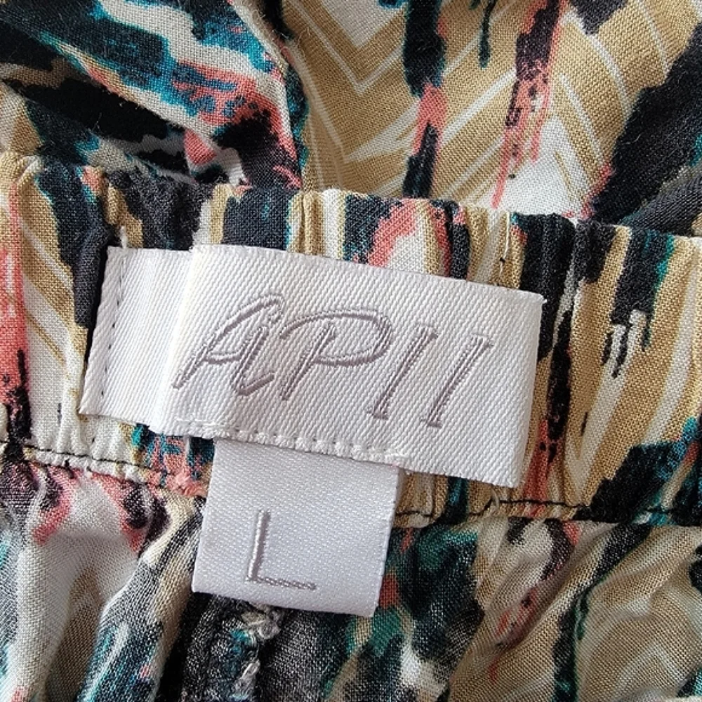 APII Casual Shorts With Lace Trim and Pattern